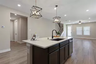 2013 Woodland Pine Ct, The Woodlands, TX 77384 - Photo 7