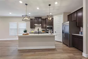 2013 Woodland Pine Ct, The Woodlands, TX 77384 - Photo 3
