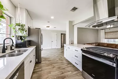 1502 Ansbury Drive, Houston, TX 77018 - Photo 9