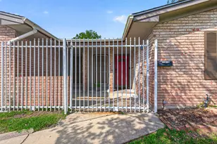 10635 Seaford Dr, Houston, TX 77089 - Photo 3