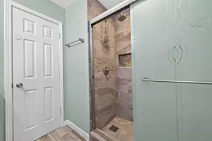 10635 Seaford Dr, Houston, TX 77089 - Photo 9