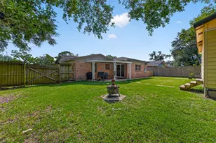 10635 Seaford Dr, Houston, TX 77089 - Photo 29