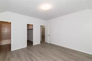 8814 Lar-Ree Oaks Circle, Houston, TX 77028 - Photo 9