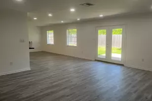 9007 Dunlap St, Houston, TX 77074 - Photo 11