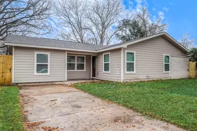 5755 Heron Drive, Houston, TX 77033 - Photo 3