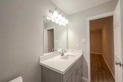 5755 Heron Drive, Houston, TX 77033 - Photo 35