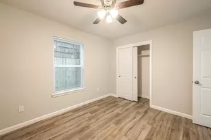 5755 Heron Dr, Houston, TX 77033 - Photo 25