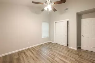 5755 Heron Dr, Houston, TX 77033 - Photo 17