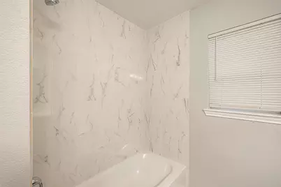 5755 Heron Drive, Houston, TX 77033 - Photo 27