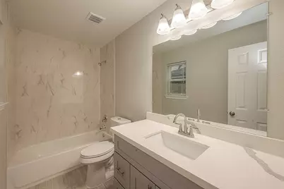 5755 Heron Drive, Houston, TX 77033 - Photo 33