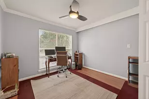 1404 Welch St, Houston, TX 77006 - Photo 9