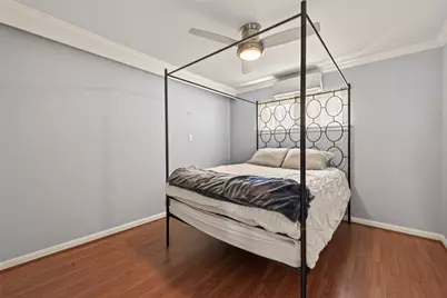 1404 Welch St #8, Houston, TX 77006 - Photo 11