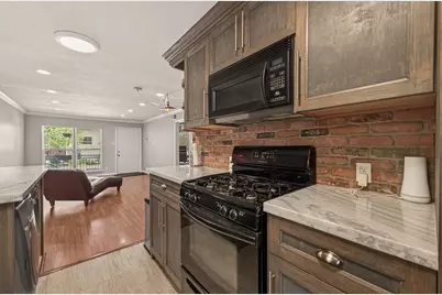 1404 Welch St #8, Houston, TX 77006 - Photo 7