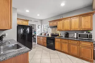 770 Katherene, Bridge City, TX 77611 - Photo 11