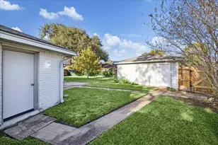 11302 Brook Meadows Ln, Meadows Place, TX 77477 - Photo 27