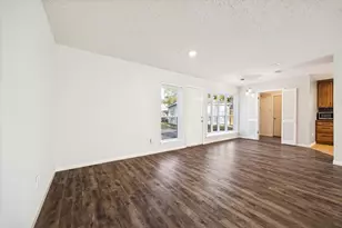 11302 Brook Meadows Ln, Meadows Place, TX 77477 - Photo 11