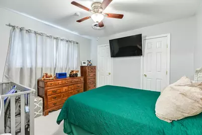 302 E Bronco Bend Street, Angleton, TX 77515 - Photo 31