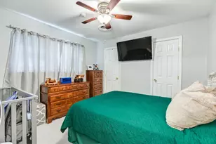 302 E Bronco Bend St, Angleton, TX 77515 - Photo 31
