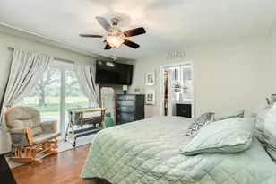 302 E Bronco Bend St, Angleton, TX 77515 - Photo 27