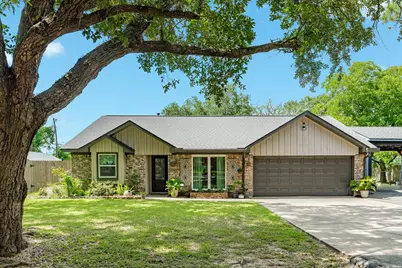 302 E Bronco Bend Street, Angleton, TX 77515 - Photo 1