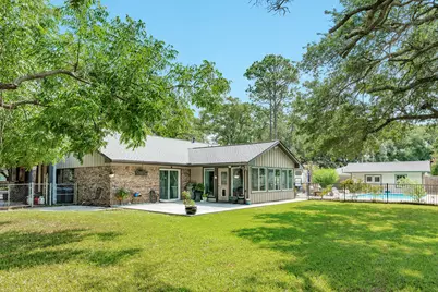 302 E Bronco Bend Street, Angleton, TX 77515 - Photo 35