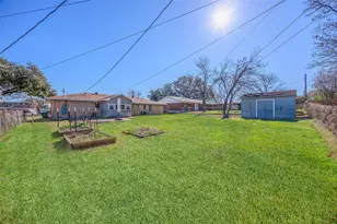 1404 Woodson Ln, Brenham, TX 77833 - Photo 5