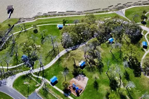 10026 Wilma Ln, Beach City, TX 77523 - Photo 19