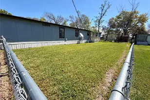 10026 Wilma Ln, Beach City, TX 77523 - Photo 17