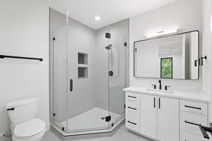 4622 Willow, Bellaire, TX 77401 - Photo 43