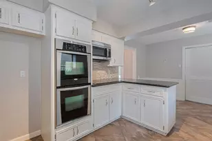 927 Carlingford Ln, Houston, TX 77079 - Photo 9
