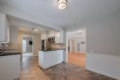 927 Carlingford Lane, Houston, TX 77079 - Photo 11