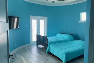 22903 Miramar Dr, Galveston, TX 77554 - Photo 17