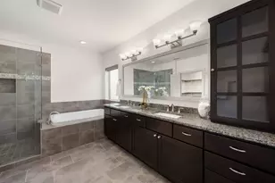 6703 Saxton Manor St, Houston, TX 77055 - Photo 25
