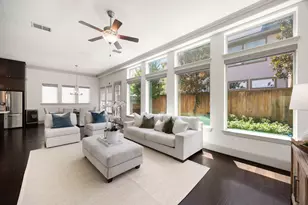 6703 Saxton Manor St, Houston, TX 77055 - Photo 11