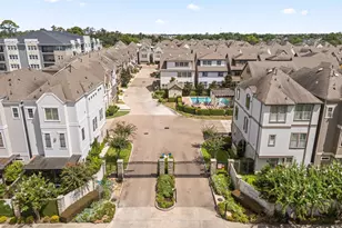 6703 Saxton Manor St, Houston, TX 77055 - Photo 45