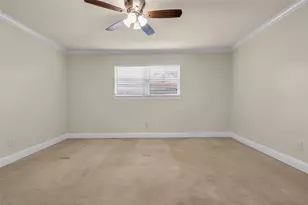 5238 Arboles Dr, Houston, TX 77035 - Photo 9