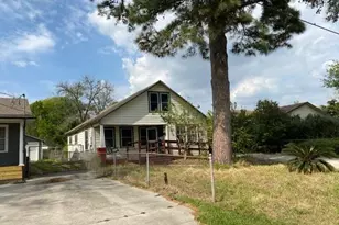 1004 Mccall Ave, Conroe, TX 77301 - Photo 1