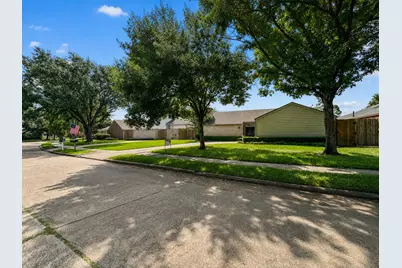 9103 Chesney Downs Drive, Houston, TX 77083 - Photo 35