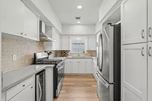 2804 Arlington St, Houston, TX 77008 - Photo 5