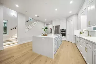 902 Knox St, Houston, TX 77007 - Photo 9