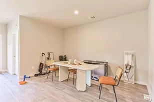 136 Little Spg Ct, Anahuac, TX 77514 - Photo 5