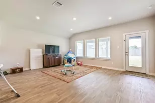 136 Little Spg Ct, Anahuac, TX 77514 - Photo 3