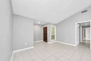 10707 Shannon Hills Dr, Houston, TX 77099 - Photo 13