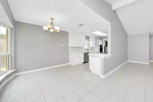 10707 Shannon Hills Dr, Houston, TX 77099 - Photo 19