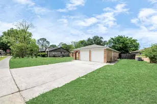10707 Shannon Hills Dr, Houston, TX 77099 - Photo 9