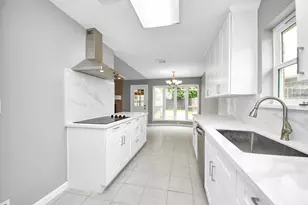 10707 Shannon Hills Dr, Houston, TX 77099 - Photo 27