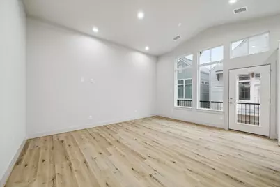 5225 Hillman Street #C D, Houston, TX 77023 - Photo 9