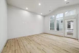 5225 Hillman St, Houston, TX 77023 - Photo 9