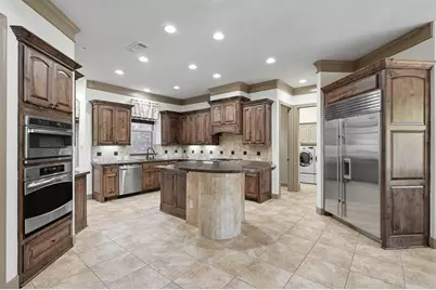 90 Player Oaks Place, The Woodlands, TX 77382 - Photo 11