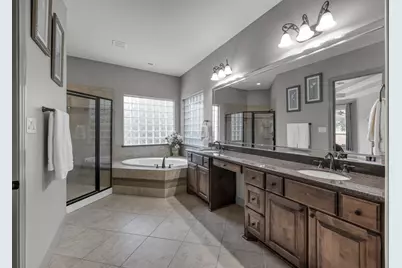 90 Player Oaks Place, The Woodlands, TX 77382 - Photo 19